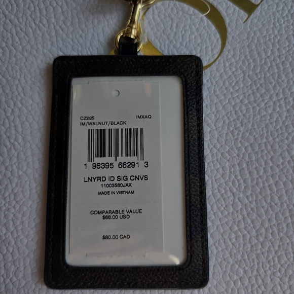 ‼️SOLD‼️ NWT Coach Signature Brown and Black Lanyard - Picture 2 of 4